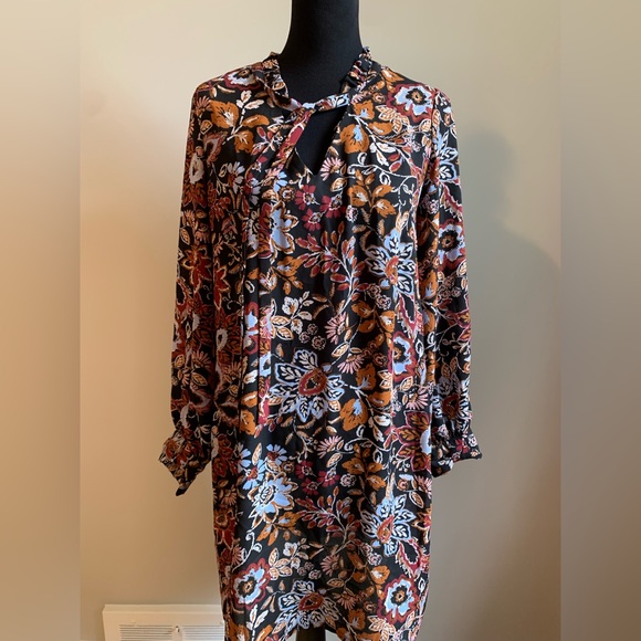 Massini Dresses & Skirts - Massini floral dress
